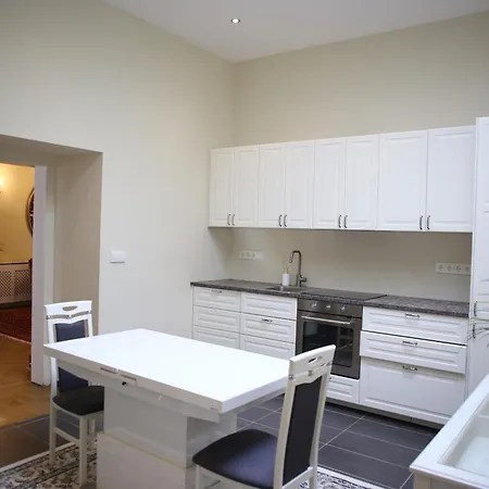 Apartment Wienerwald Vip 1 *